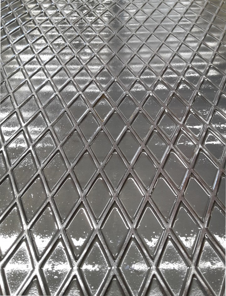 Chapa estriada/lagrimada